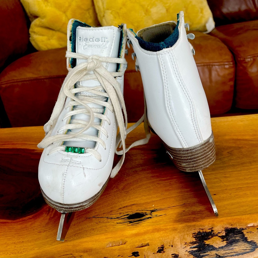 Riedell Emerald Jr. Kids’ Figure Skates - Size 8.5 ⛸️